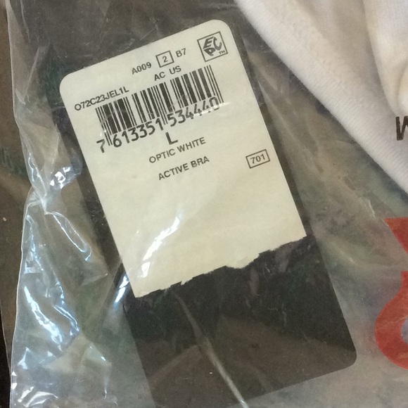 Guess white pullover sports bra - Picture 4 of 4